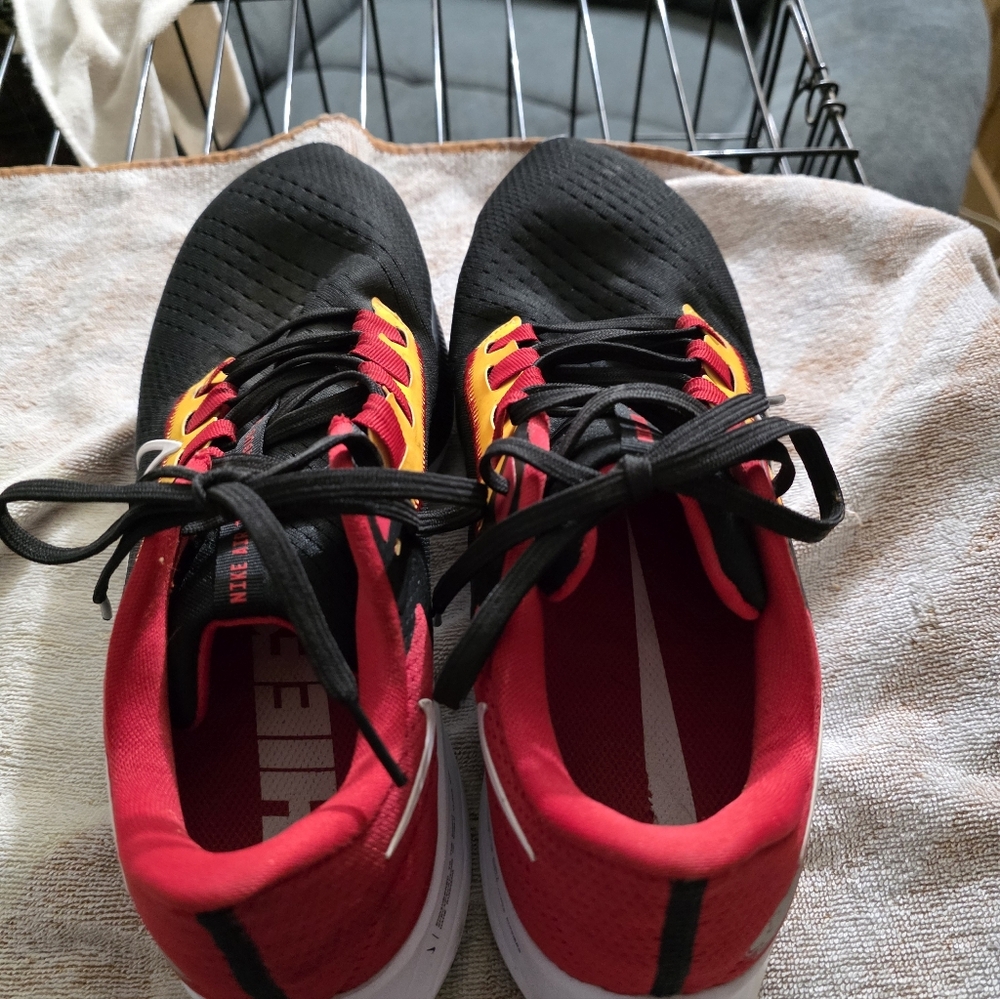 Nike Pegasus 39 KC Chiefs Black Sneakers with Red and Yellow Accents